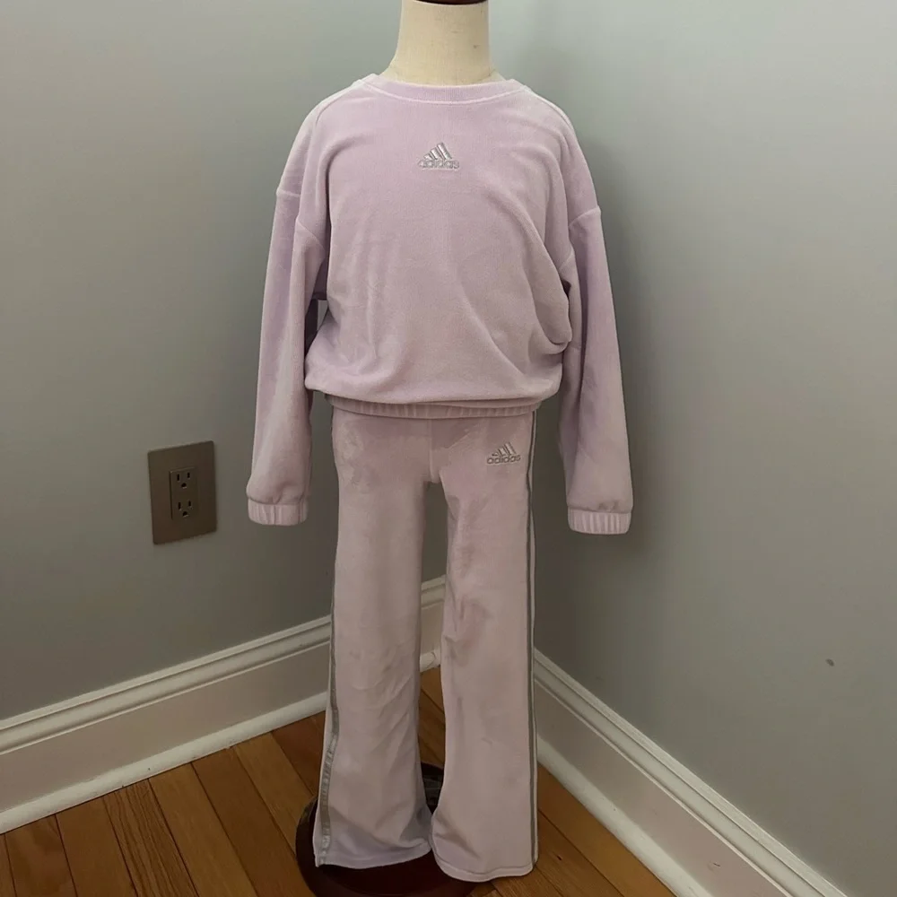 ADIDAS GIRLS VELOUR SWEATSHIRT AND SWEATPANTS